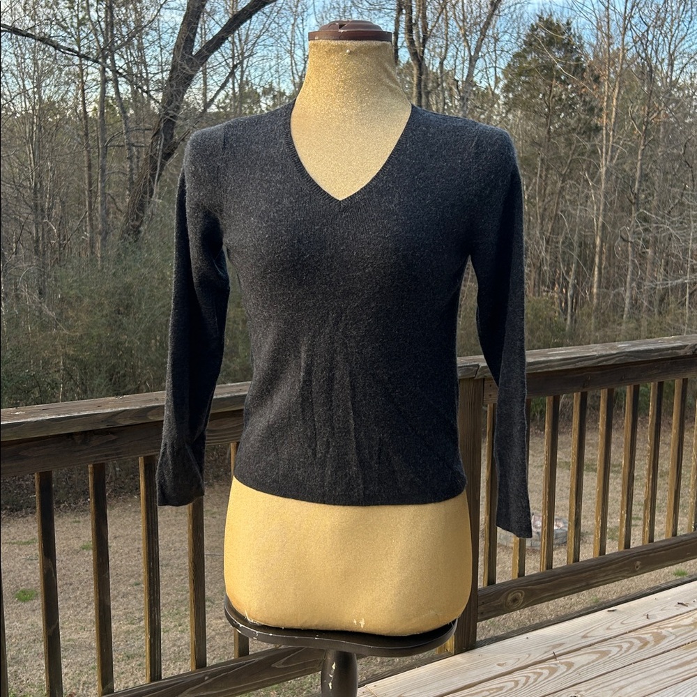 Old Navy Women's Classic Black V-Neck Top